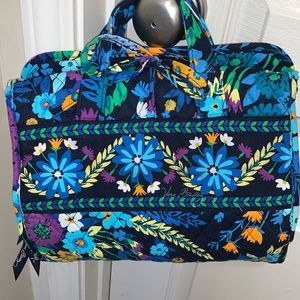 ✨Vera Bradley Hanging Travel Organizer✨